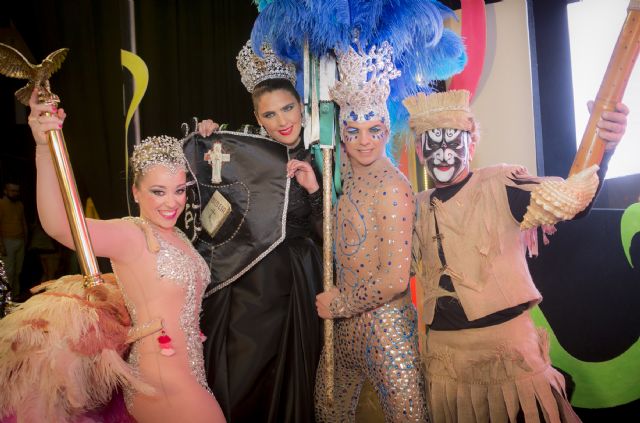 El Carnaval de Águilas da el pistoletazo de salida con la Gala de Cambio de Poderes