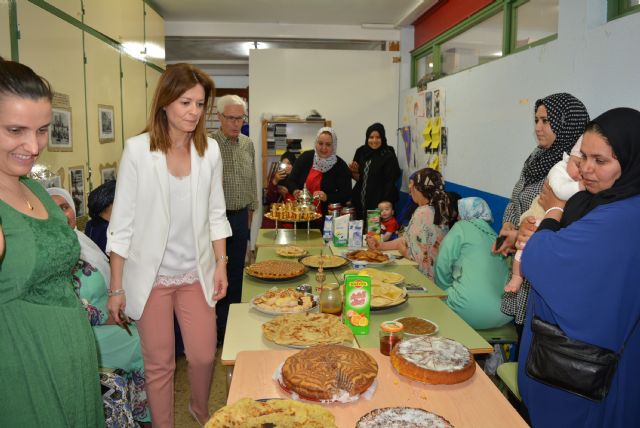 Los alumnos del Ramón y Cajal dan la vuelta al mundo en su Semana Cultural