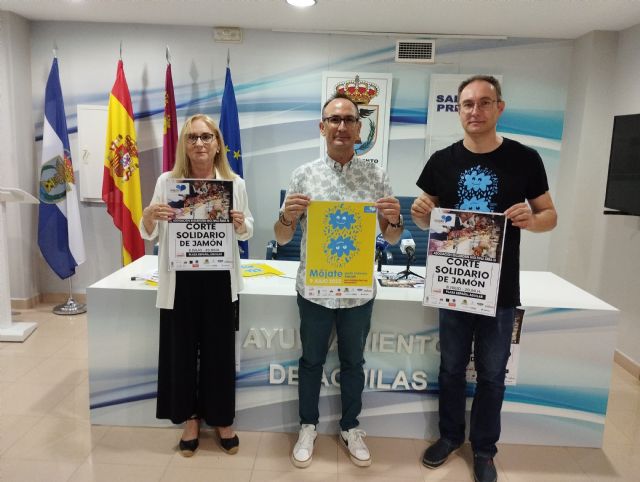 Corte de jamón solidario a beneficio de la Asociación de Esclerosis Múltiple del Área III