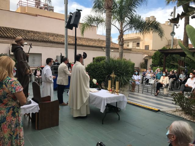 La Residencia San Francisco celebra el día de su Patrón