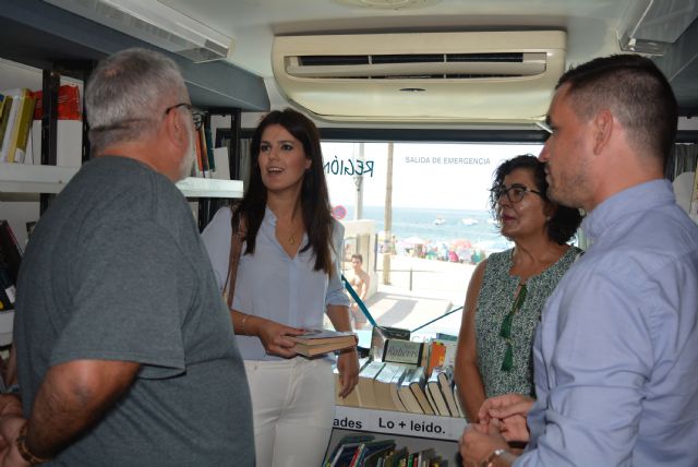 Un verano más llega a Calabardina el Bibliobús