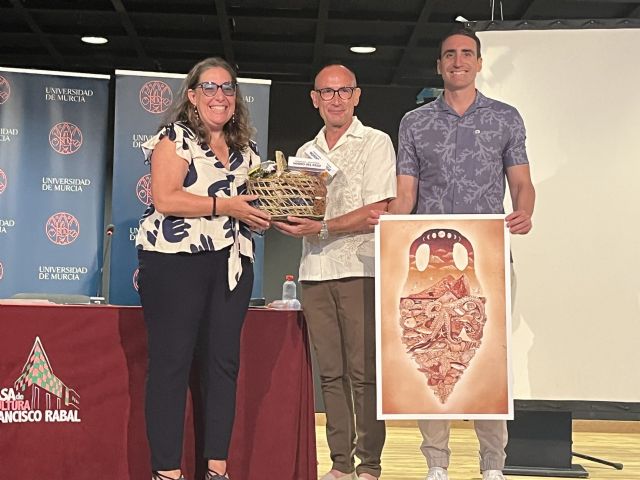 Ayer dio comienzo el ciclo de conferencias Mirando al Mar 2025