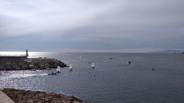 71 embarcaciones de las Comunidades de Valencia, Andalucía y Murcia se dan cita en la costa de Águilas