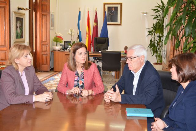 Ayuntamiento y Consejería suscriben un convenio para la ayuda a domicilio a personas dependientes