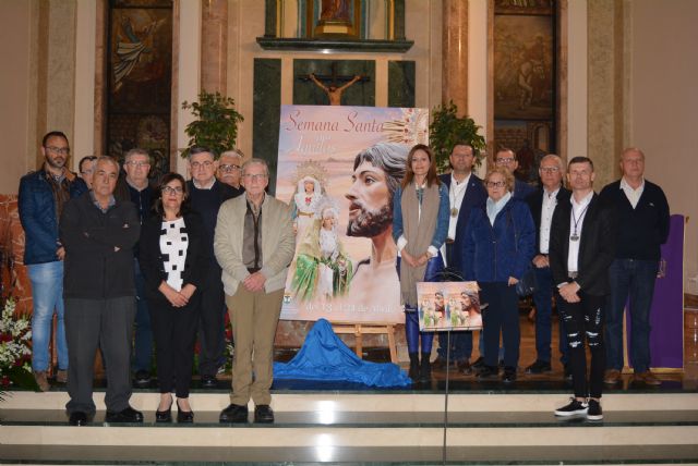 Ya está disponible el libro de la Semana Santa de Águilas, del que se han editado 3.500 ejemplares