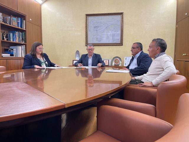El presidente de la CHS se reúne con representantes de la Comunidad de Regantes de Águilas