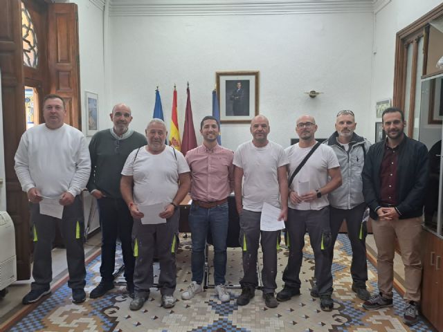 El Ayuntamiento impulsa un nuevo Programa de Inserción Laboral con la contratación de tres conserjes subalternos y dos pintores oficiales de primera
