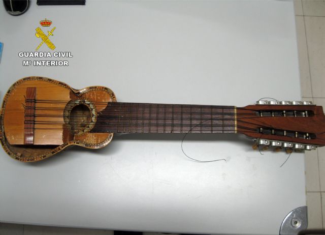 La Guardia Civil recupera un armadillo de Chile expuesto en un restaurante de Águilas