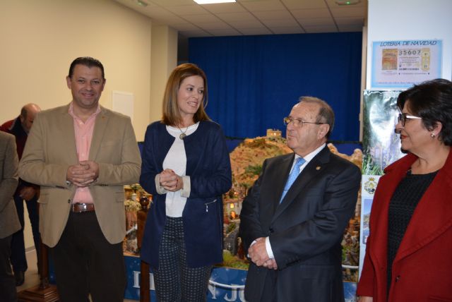 El tradicional Belén de Muebles San José vuelve a exponerse al público