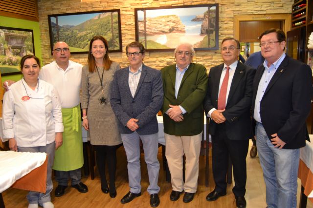 Los Parradboleros, Estrella de Levante y el restaurante La Máquina de Lugones, Fabes de Oro 2017 del Restaurante Casa Menéndez