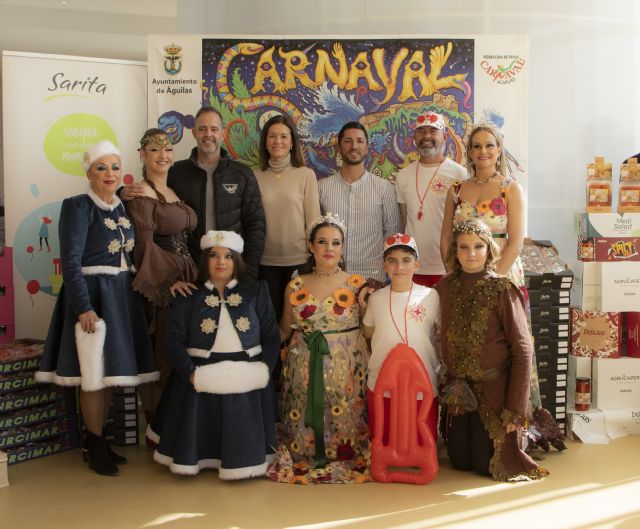 Los personajes del Carnaval 2024 reciben su peso en productos de la tierra
