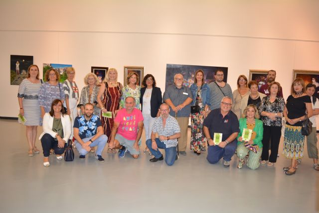 El XI Salón de Otoño muestra el trabajo de más de una veintena de artistas locales