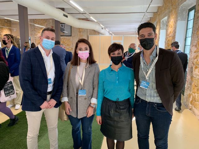 El edil de Juventud participa en una reunión presidida por la ministra de Política Territorial y portavoz del Gobierno