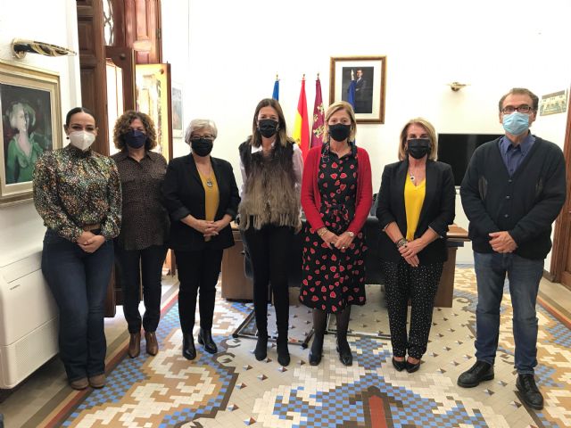 Acto de entrega de la taquilla solidaria del I Memorial Alfonso García Zapata