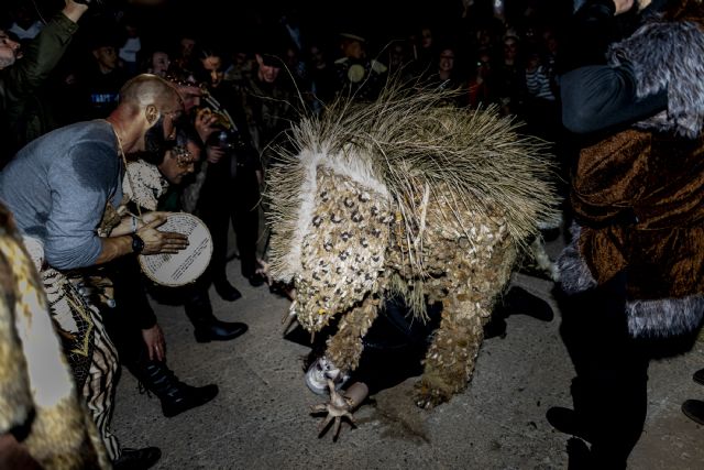 Mar Muñoz se transforma en una morena en la Suelta de la Mussona