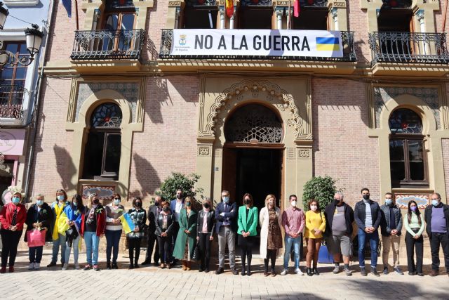 El Ayuntamiento se suma a la concentración silenciosa en señal de solidaridad con el pueblo ucraniano