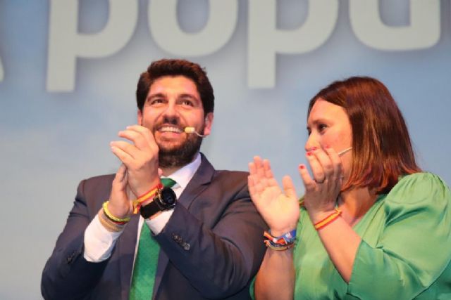Más de medio millar de personas arropan la presentación de la candidatura del Partido Popular de Águilas