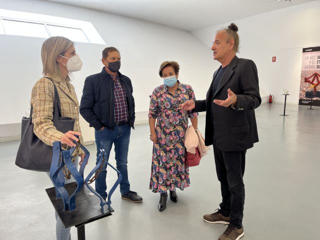 El Auditorio acoge la exposición 'El hierro y la voz' de Joseba Gotzon