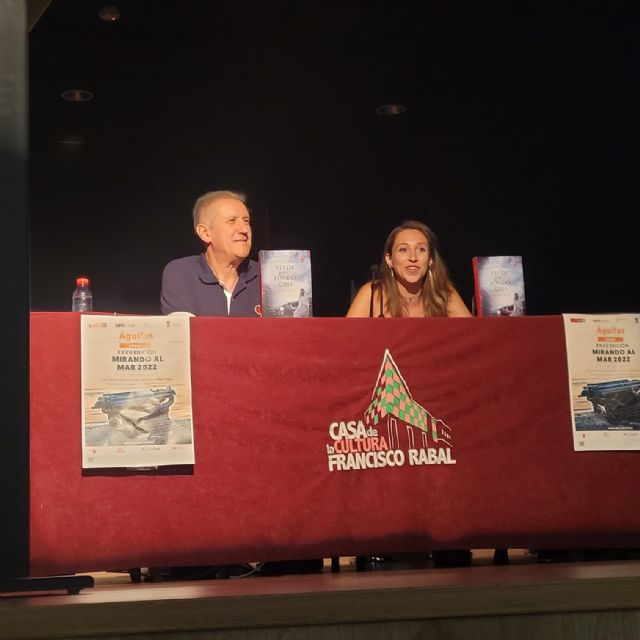 Hortensia Arcas presenta en Águilas 'Verde sobre fondo gris'