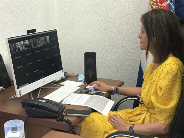 La primera edil aguileña inaugura la sexta edición del curso Retos del sistema político, incluido en la programación de la Universidad Internacional del Mar