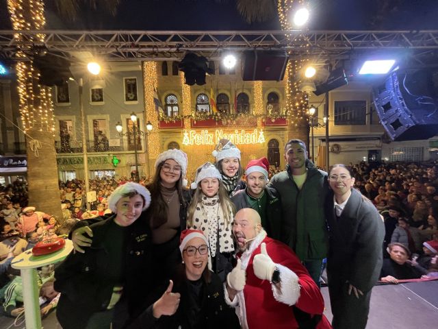 Más de 500.000 luces encienden la Navidad 2025 en Águilas