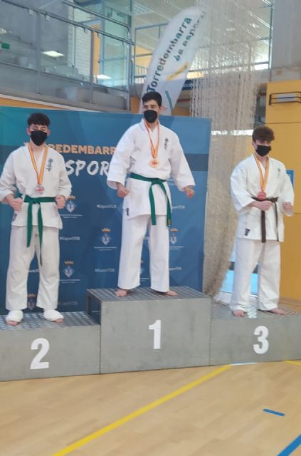 Carla Hernández Iglesias y Carlos Giménez Martínez se alzan con el primer puesto en el campeonato de España de Kumite & Kata Spanish Cup 2021