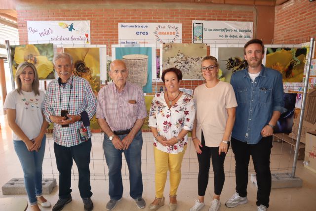 El colegio Urci acoge la exposición 'Las abejas y su mundo'