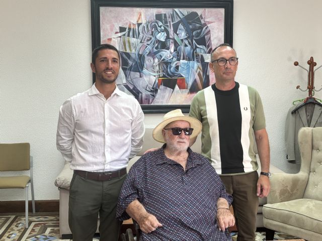 El Ayuntamiento de Águilas firma un convenio con el artista Manuel Coronado para ampliar su patrimonio artístico y crear la 'Vía Coronado'