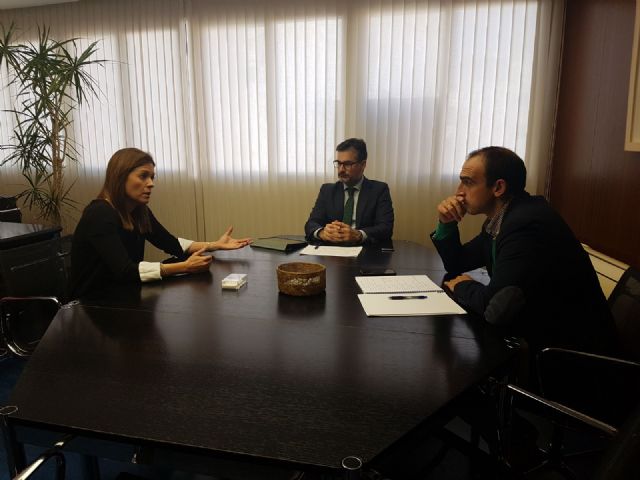 La alcaldesa se reúne con el director general de Formación Profesional y Enseñanzas de Régimen Especial
