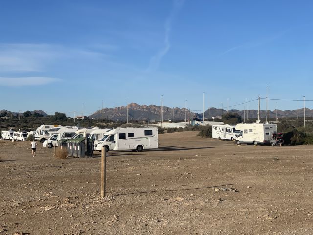 Reverte: 'La alcaldesa de Águilas debe cumplir la Ordenanza Municipal de uso y disfrute de las playas para controlar la intrusión de caravanas'
