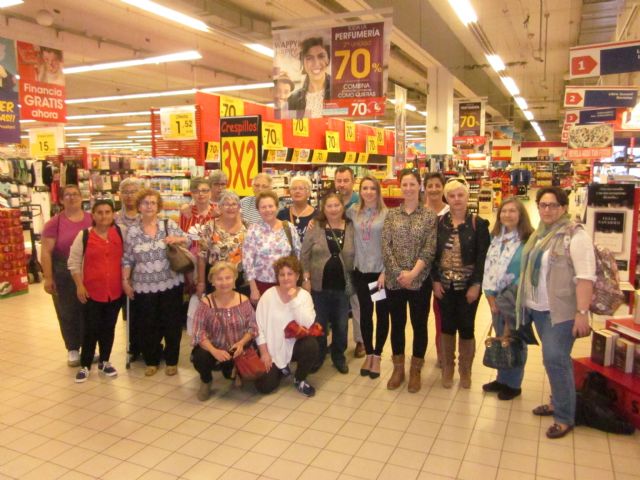 Las alumnas de Lectoescritura y Escritura Creativa participan en una jornada de consumo positivo