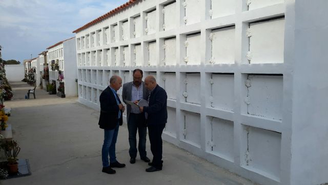 El Ayuntamiento recepciona 112 nuevos nichos en el cementerio municipal