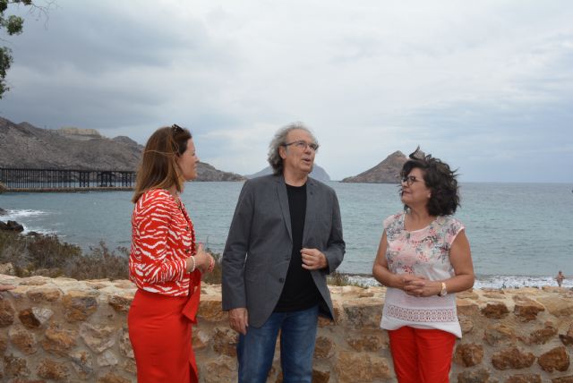 Joan Manuel Serrat inaugura en Águilas el mirador que lleva su nombre asegurando sentirse 'unido a este hermoso lugar del mundo'