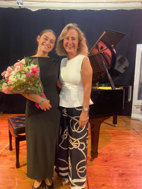 La pianista aguileña Clara Ruiz Salas cierra el ciclo 'Jóvenes talentos' organizado por el Casino de Águilas