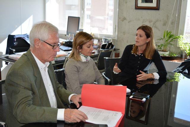 La alcaldesa solicita inversión destinada a mejorar los centros educativos de la localidad