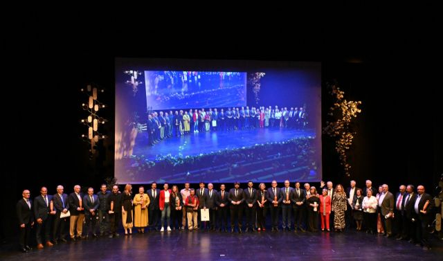 López Miras destaca el empuje empresarial de Águilas como 'uno de los grandes motores económicos de la Región de Murcia'