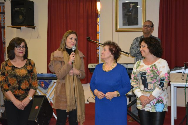 Los usuarios del Centro Municipal de la Tercera Edad celebran el día de la Purísima