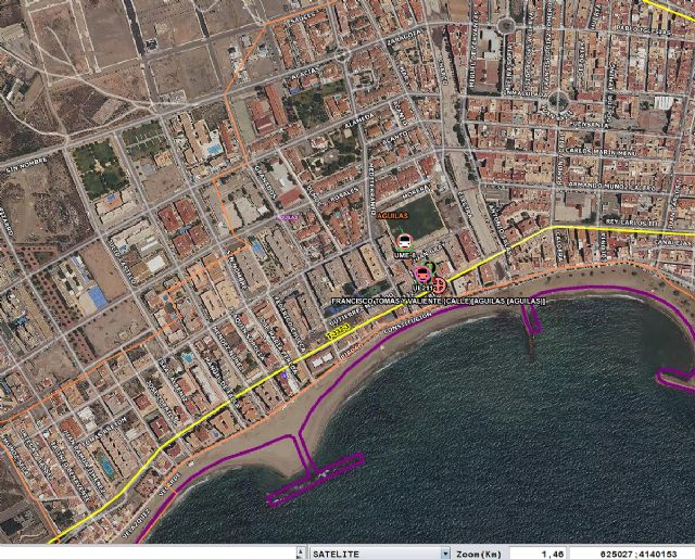 Bomberos apagan el incendio declarado en una vivienda en el término municipal de Águilas