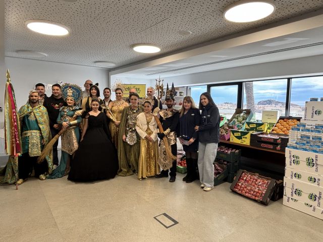 Los personajes del Carnaval 2026 reciben su peso en productos de la tierra