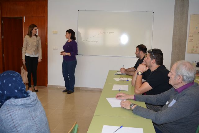 El Ayuntamiento pone en marcha un aula abierta para ofrecer formación a familias con personas dependientes a su cargo