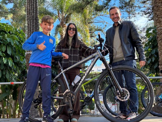 El Paseo Ciclista de Reyes cuenta con gran afluencia de participantes pese a haberse retrasado la cita