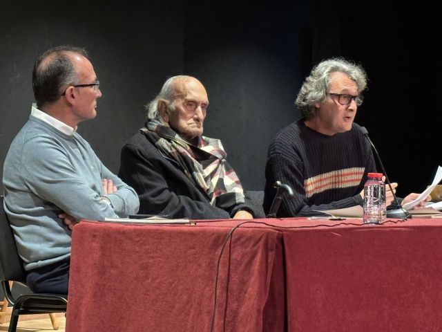 Pedro Javier Martínez presenta la reedición de 'Negro. Poemas a una novia muerta'