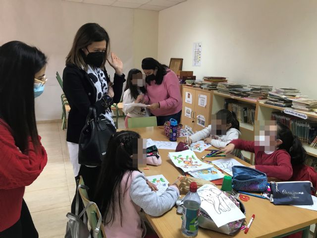 Visita a los niños y niñas participantes en el Programa Escuela Días No Lectivos