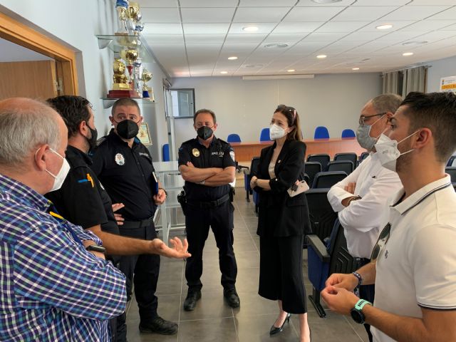 Policía Local establecerá mañana un nuevo dispositivo para evitar colas en los coches durante la jornada de vacunación