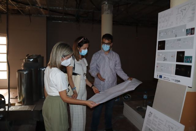La alcaldesa y la edil de Cultura visitan las obras del Centro de Interpretación Paco Rabal