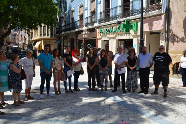 Águilas guarda un minuto de silencio en señal de condena a la violencia