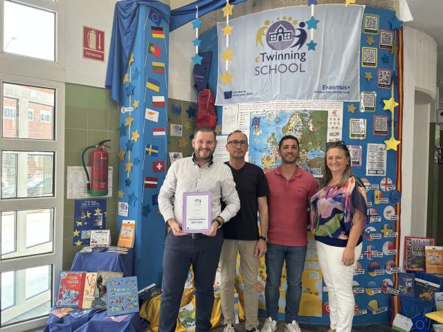 Las Lomas se convierte en el primer centro de Educación Infantil y Primaria de la localidad que obtiene el sello eTwinning