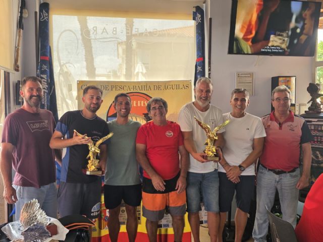 VII Concurso Especial de Pesca Bahía de Águilas reúne a una veintena de participantes