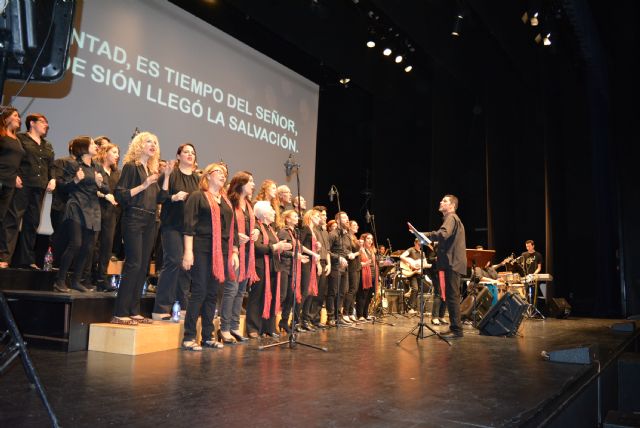El Auditorio cuelga el cartel de lleno completo en el concierto del Coro Gospel EME
