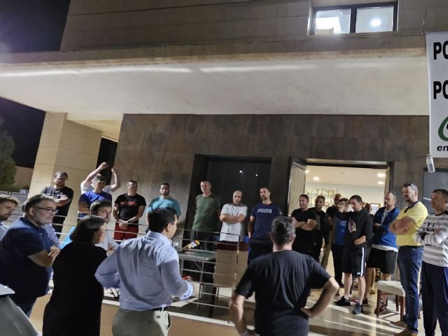 Celebramos la vuelta a casa de los agentes de la Policía Local tras cuatro días encerrados en las dependencias